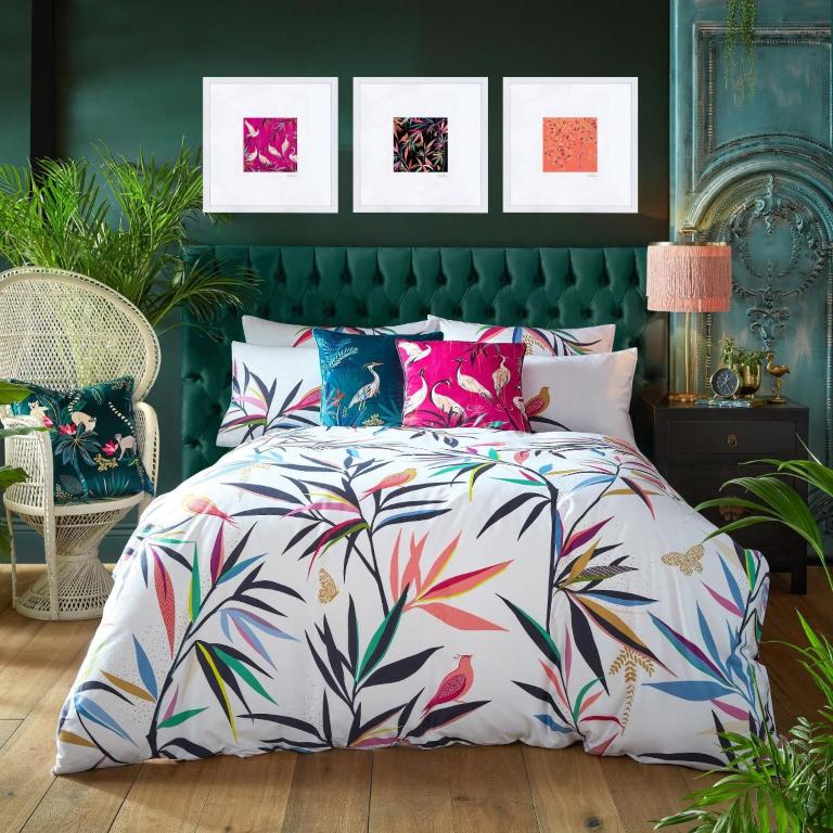 Top 9 Beautiful, Colourful and Quirky Wall Art Ideas