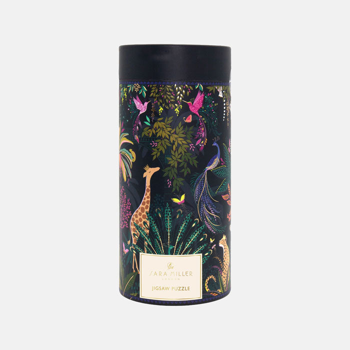 Box that the puzzle is presented in, matching print to the puzzle.