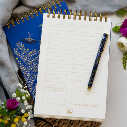 Shows the page layout of the planner, sections such as to-do list, todays focus and contacts.